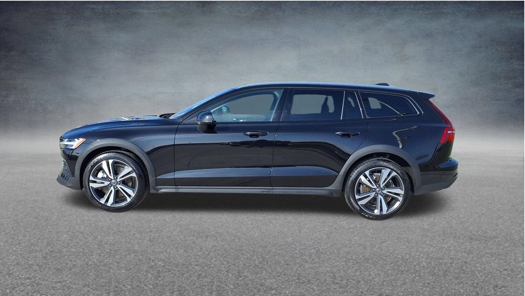 2025 Volvo V60 Cross Country